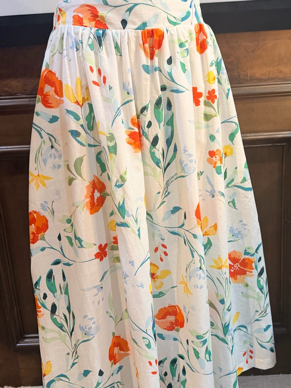 NWT SIZE XS Floral White Midi Skirt with Coral and Yellow Blooms - Picture 3 of 9
